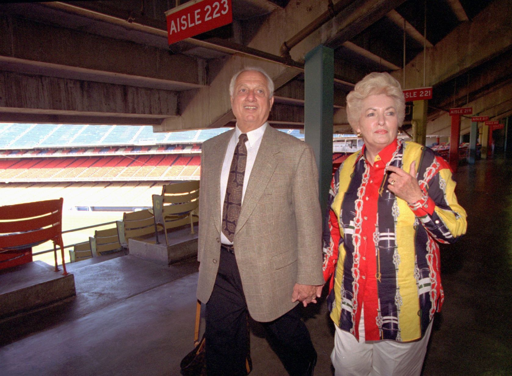 Lasorda leaves the dugout